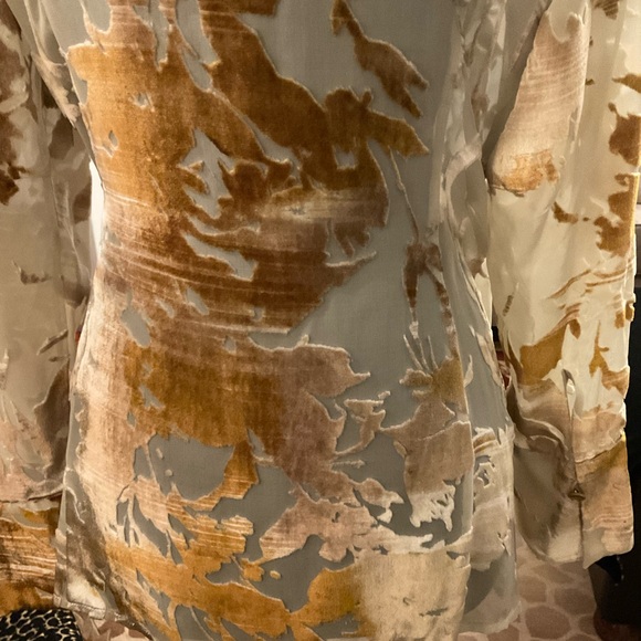 HOLIDAY Escada Silk Sheer Gold Velvet Burnout Tunic - Picture 4 of 9